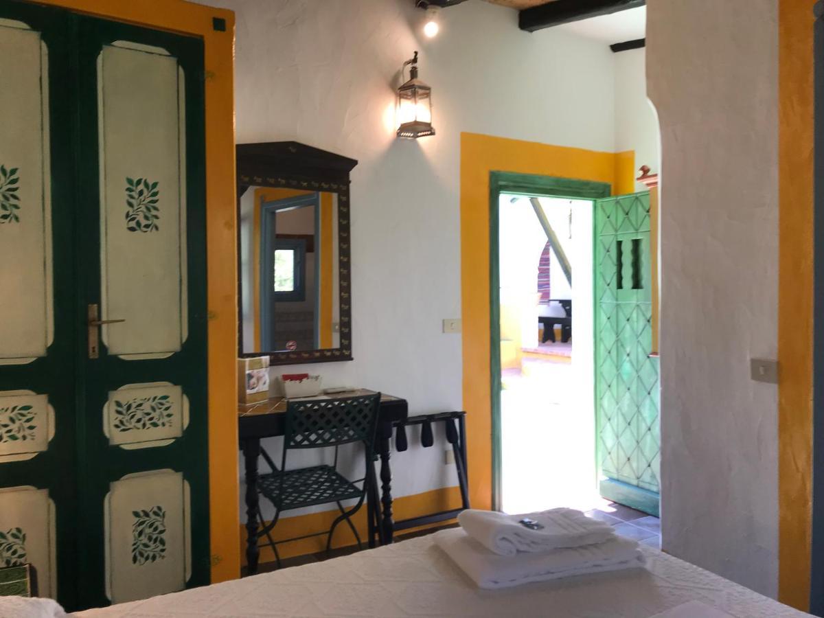 Ca' La Somara Hotel San Pantaleo Exterior photo